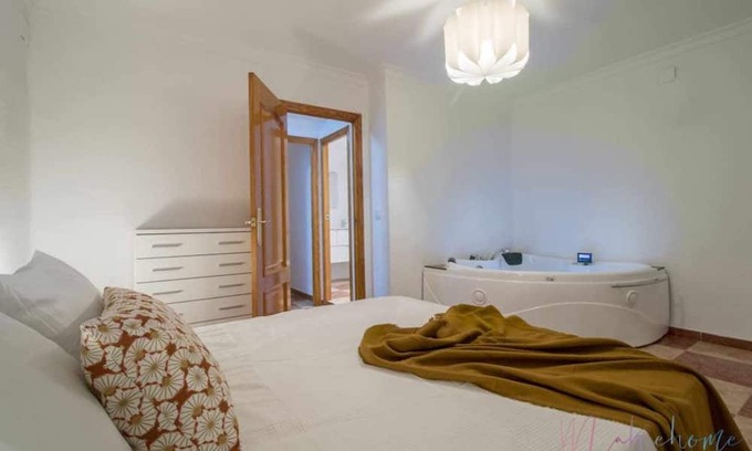 Huelva Apartment | Suite con Jacuzzi en el Centro, ,vistas y Garaje