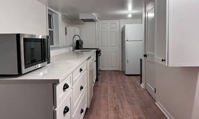 Forestview Apartment | Chic accomodation: Kitchen+Private