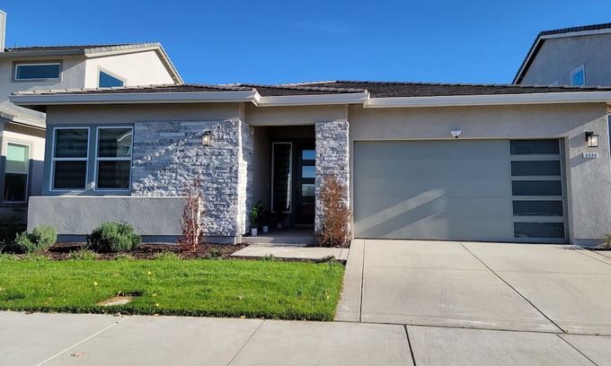 Lathrop House | Beautiful cozy, fully furnished, brand new, lake house with private deck.