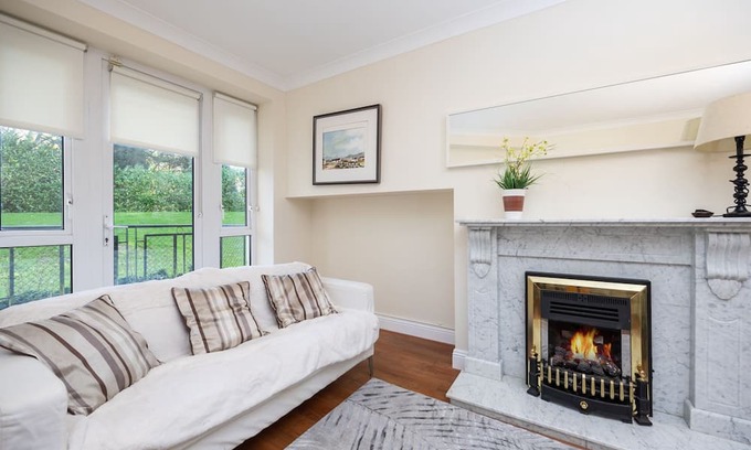 Ballsbridge Apartment | Stunning 1 BDR with free parking in Ballsbridge