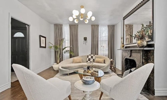 Pittsburgh House | Manor on The Hill