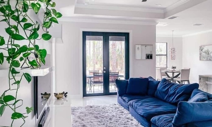 Rural Estates Apartment | 3 Bedroom 767048 by Houzlet