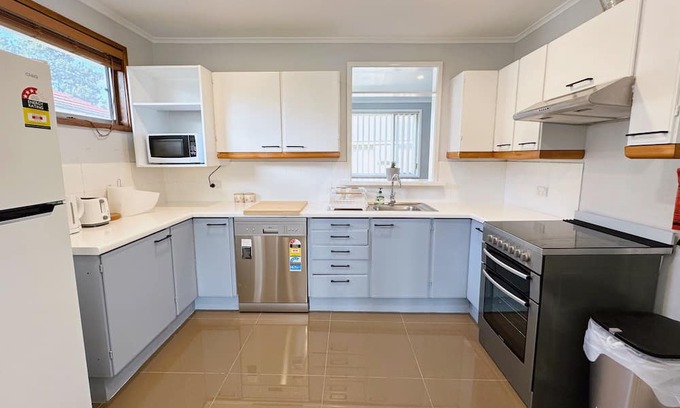 Warwick Farm House | Cosy home in Central Liverpool walking to train, bus, shops and restaurants