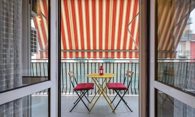 Isola del Bosco - Delle Corti Apartment | [20min. Duomo] Design, Wi-fi