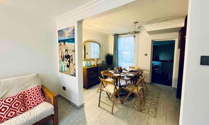 Arbury Apartment | Little Grapefull Cottage