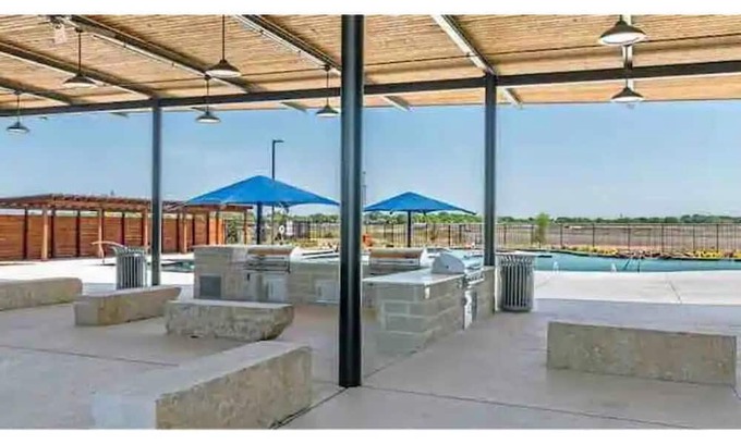 Clear Lake House | Your Home in DFW