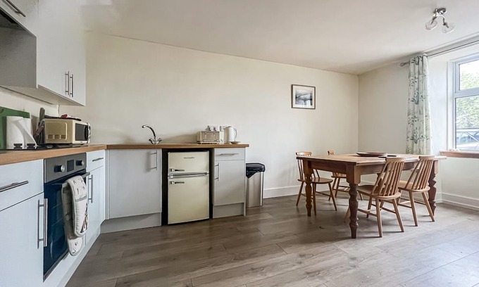 Helmsdale Cottage | Tigh Na Mara is a traditional two-bedroom cottage located in the town of Helmsdale.