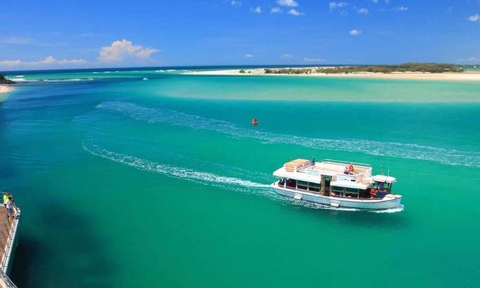 Golden Beach Villa | Your Summer Holiday: Walk to Beach Pet Friendly