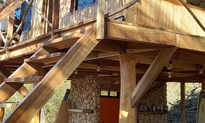 Rio Seco Cabin | Rustic Costa Rica experience. wooden house in the trees.