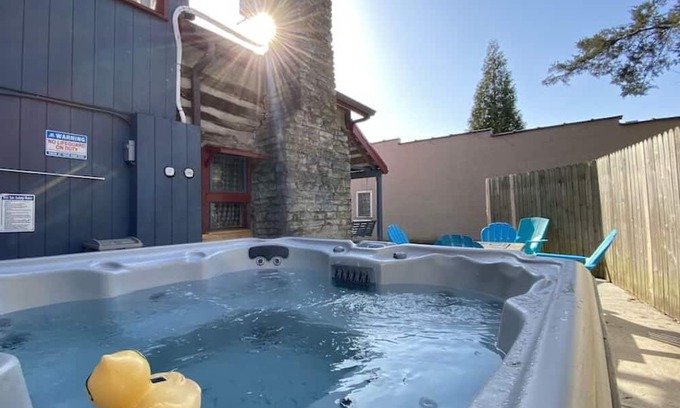 Maysville Cabin | Del's Cabin - Lazy Getaways