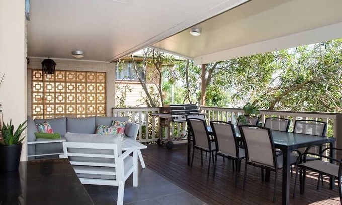 Caloundra House | Entire 4Brm Family Home 900m to beach! Caloundra