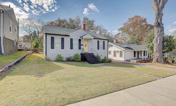 Crestline Heights House | Quiet comfy home at foot of Ruffner Mtn - 5 mins to airport, 15 mins to downtown