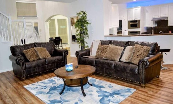 Frisco House | Feel Home at Frisco