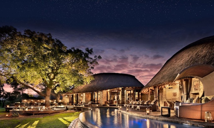 Thorny Bush Game Reserve Cabin | Makanyi Private Game Lodge