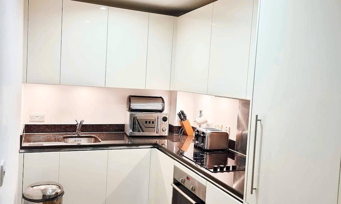 Woolwich Apartment | Cozy and stylish Riverside home