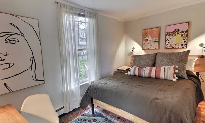 Munjoy Hill Apartment | Petit Pad Atop Munjoy Hill+Steps to Eastern Prom!