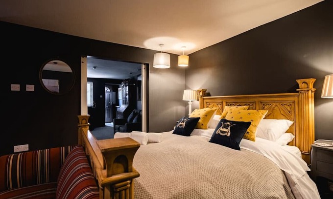 Hull Old Town Apartment | Hullidays》Old Town Luxury Cavern