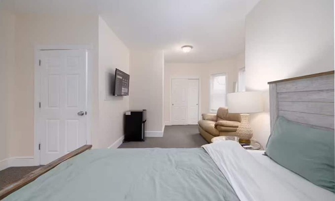 Hartford House | Spacious Urban Townhouse Groups and Family