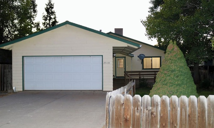 Fall River Mills House | Reynolds Road Retreat