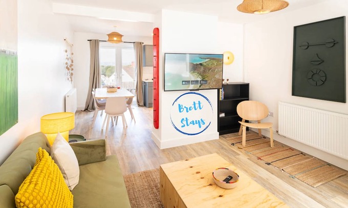 Pill House | Contractor Home Parking & Garden – Near Avonmouth