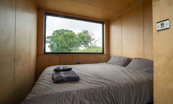 Shaftesbury House | Cosy Cabin at The Coppleridge 1