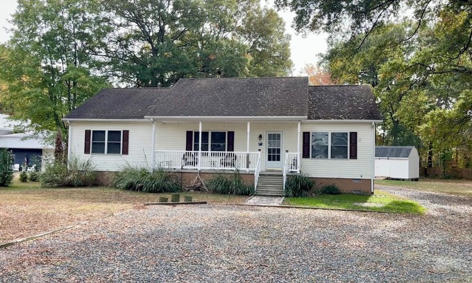 Rock Hall House | Spacious & charming 3-bedroom rancher in Ferry Park section of Rock Hall