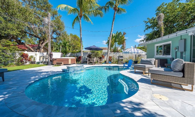 East Central Boulevard Villa | Relaxing Salt Pool & Spa, Walk to Key Lime House!