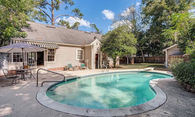 Hahira House | Walk to Dtwn Hahira: Inviting Home w/Pool & Yard!