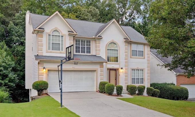Johns Creek House | Elegant 5BR Gym+Pool Table Alpharetta