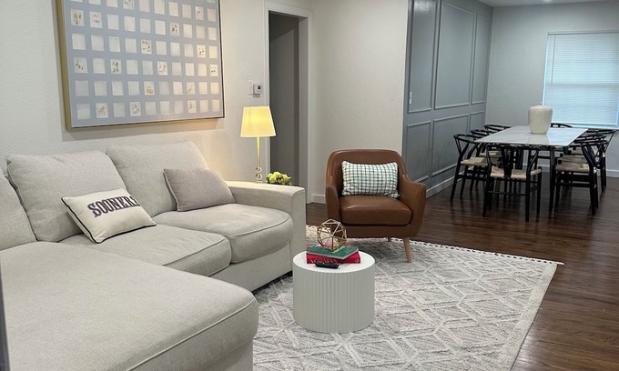 Norman House | NEW LISTING! OU~Game Day Ready~Newly Renovated~1.5 miles to campus!