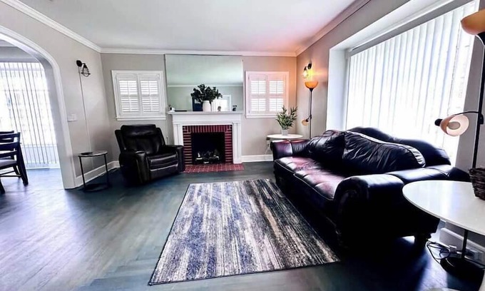 Stollings House | Spacious four-bedroom home