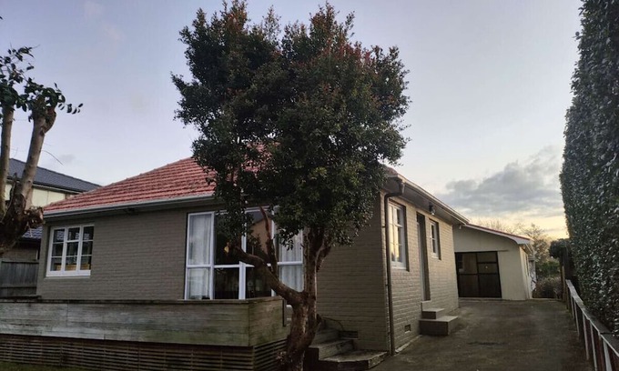Mount Albert House | 7 Beds including 4 Double Beds, 1 Single Bed, 2 Double Sofa Beds, 8 Renton Road, Mt Albert, Auckland