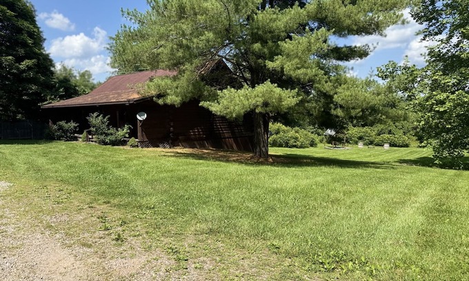 McArthur Cabin | Lazy Lane Cabins - Rustic Way