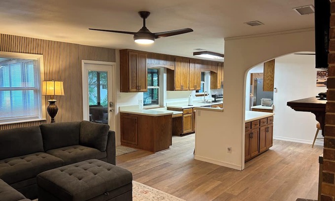 North Northwest Pensacola House | Spacious 4-bedroom house in amazing Pensacola with AC