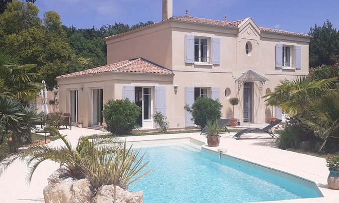 Blanquefort Bed & Breakfast | Guest Room Bastide De Mongiraud with Pool