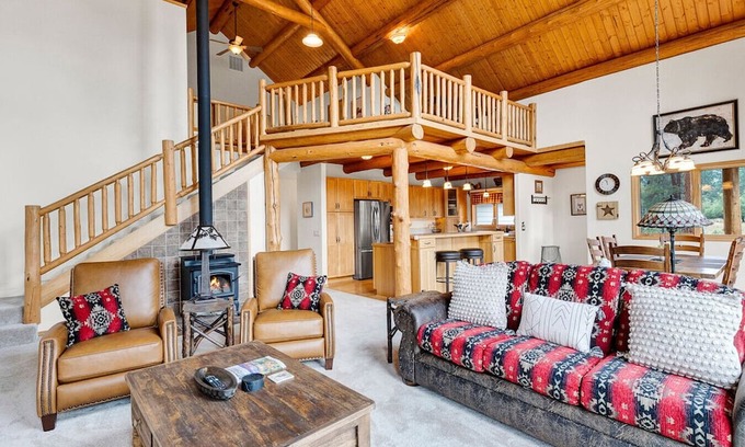 Hamilton Apartment | Sheafman Peaks Lodge