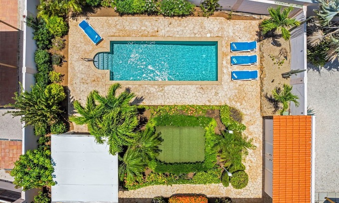 Boroncana Villa | 3-bedroom villa in delightful Noord with AC