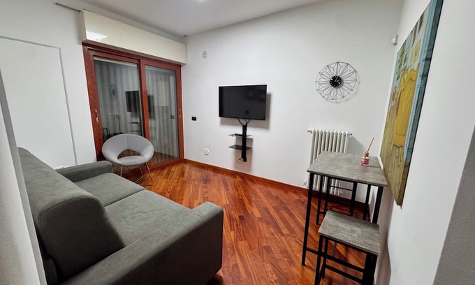 Modugno Apartment | Independent apartment relaxing area mezzanine floor facing the station Modugno