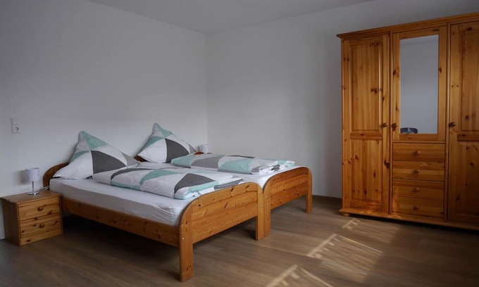 Engen Apartment | Apartment 'Hewenpanorama 4' with Mountain View, Shared Terrace and Wi-Fi