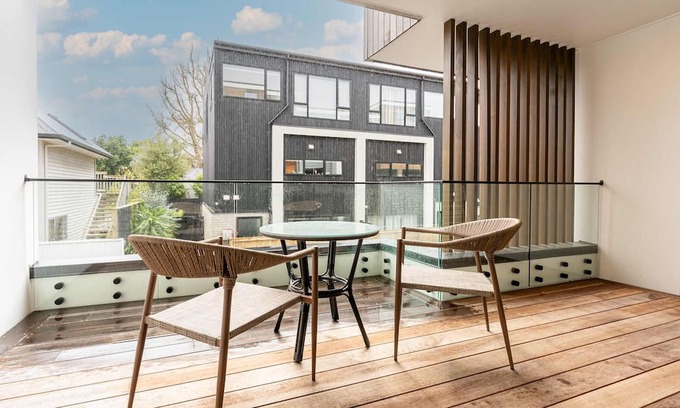 Greenlane Condo | Lux 4B Holiday House in Greenlane - ASBshowgrounds