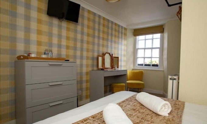 Morebattle Bed & Breakfast | The Templehall :Double Room