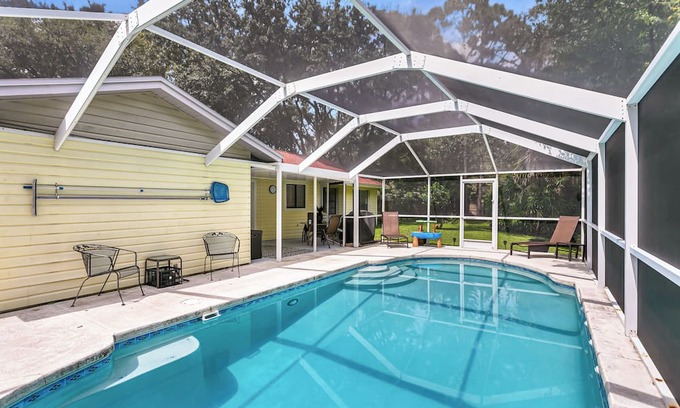 Lutz House | Tampa Family Oasis – Cozy Home w/Screened-in Heated Pool