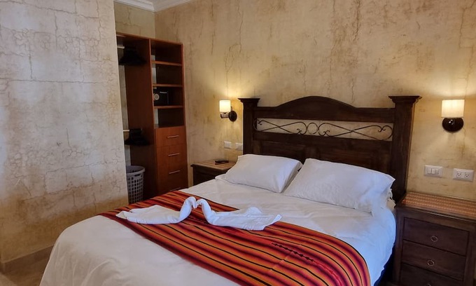 Antigua Guatemala Apartment | APARTAMENTOS LOS NAZARENOS ROOM 7-1 - swimming pool, jacuzzi and gym