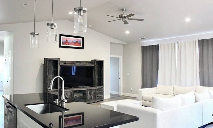 Rohnerville House | 3-bedroom house with a view