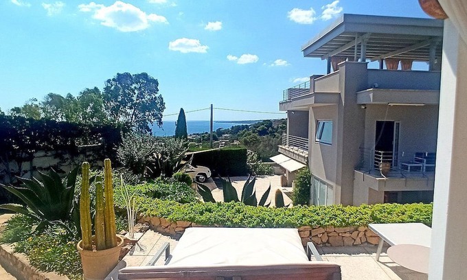 Torre Vado House | Villa Eliria B: A graceful apartment situated at a short distance from the beach, with Free WI-FI.