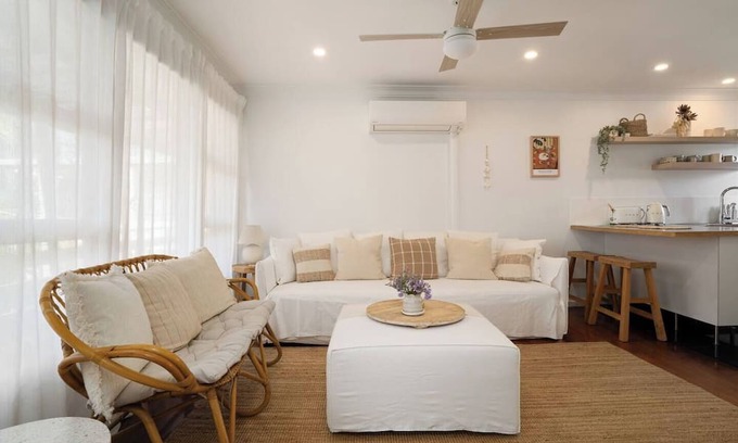 Bilinga Apartment | Bilinga Breeze Walk to North Kirra Beach and Airport