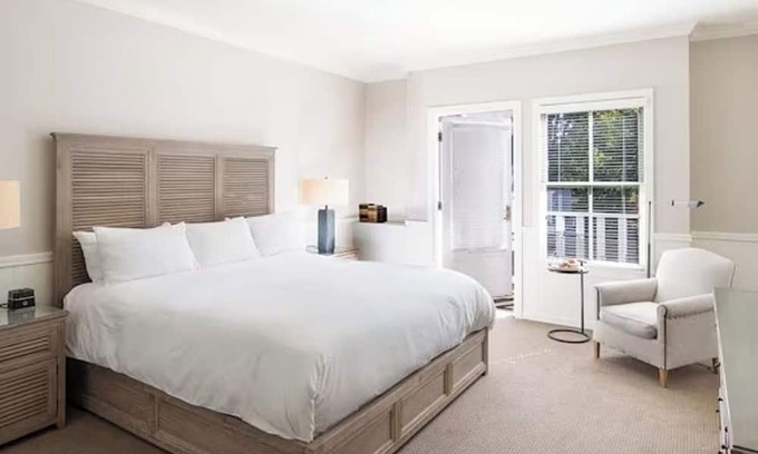 Santa Rosa Hotel | Beautiful 2 King Room Near Local Museums + Wine Country Adventures Awaits