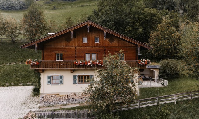 Alpendorf Apartment | Vacation apartment/apartment for 4 guests with 45m² in Sankt Johann im Pongau (297771)