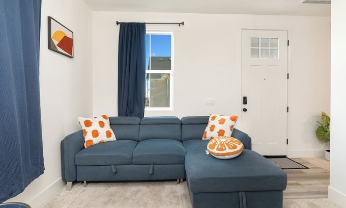 Rosedale Apartment | Luxurious Suite with AC in charming Bakersfield