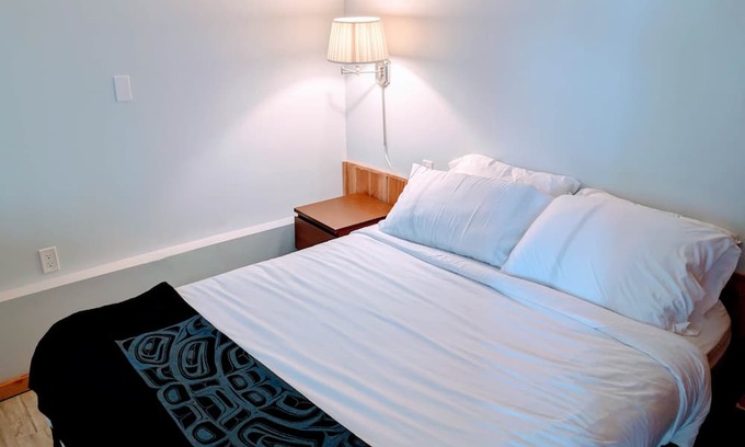 Alert Bay Apartment | The Sitka Suite, Central, Waterfront, 2 Beds